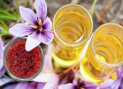 تصویر 1 از عصاره زعفران قائنات رنگ طلایی و رایحه گرم